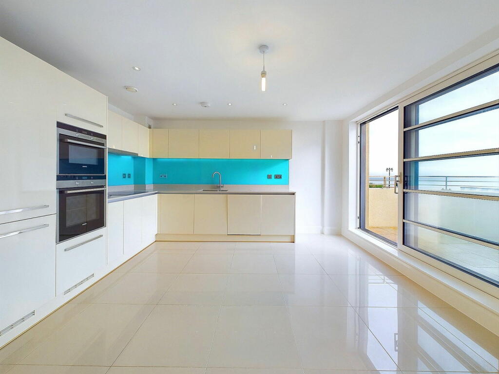 Additional property image - Vista Mare East, 42, West Parade, Worthing, BN11