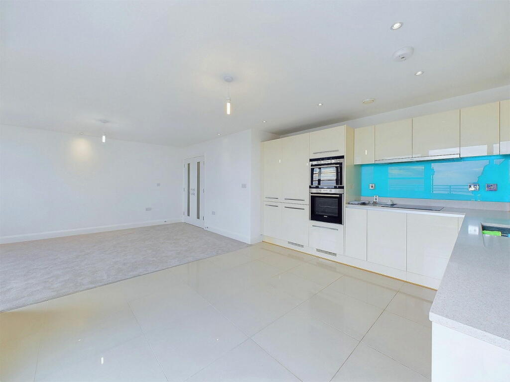 Additional property image - Vista Mare East, 42, West Parade, Worthing, BN11
