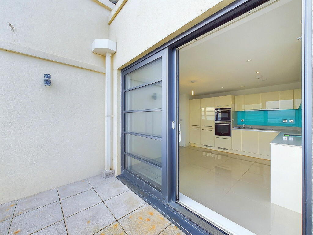 Additional property image - Vista Mare East, 42, West Parade, Worthing, BN11