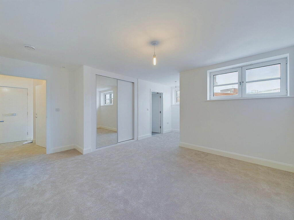 Additional property image - Vista Mare East, 42, West Parade, Worthing, BN11