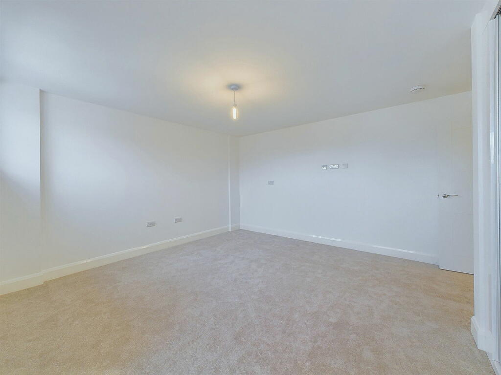 Additional property image - Vista Mare East, 42, West Parade, Worthing, BN11
