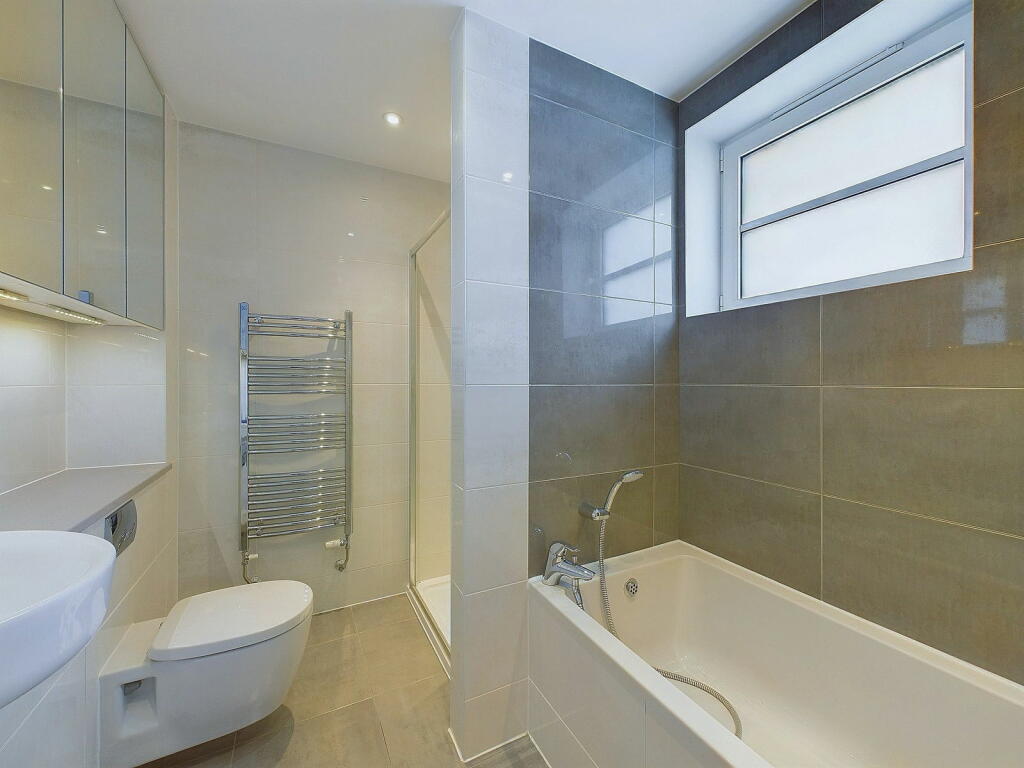 Additional property image - Vista Mare East, 42, West Parade, Worthing, BN11
