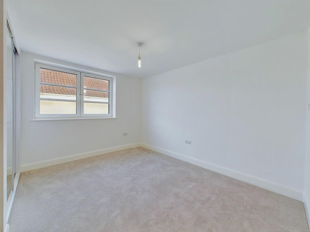 Additional property image - Vista Mare East, 42, West Parade, Worthing, BN11