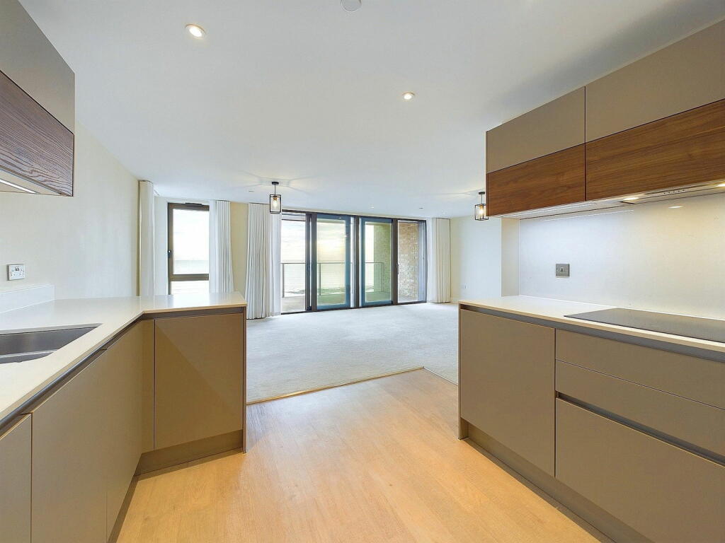 Additional property image - Calista, 26 West Parade, Worthing, BN11