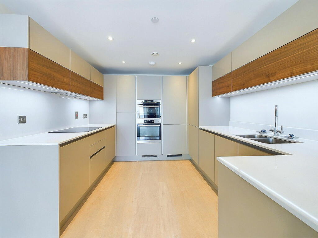 Additional property image - Calista, 26 West Parade, Worthing, BN11