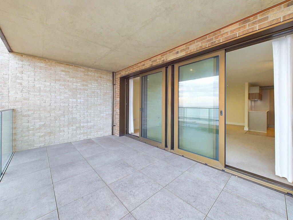 Additional property image - Calista, 26 West Parade, Worthing, BN11