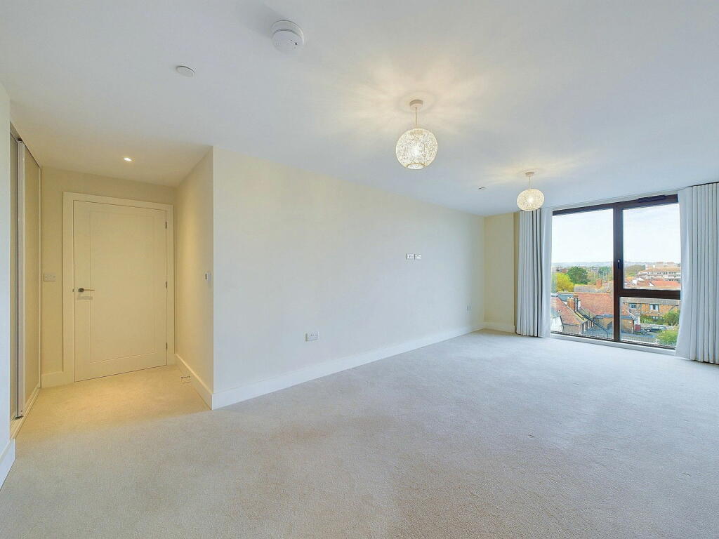 Additional property image - Calista, 26 West Parade, Worthing, BN11
