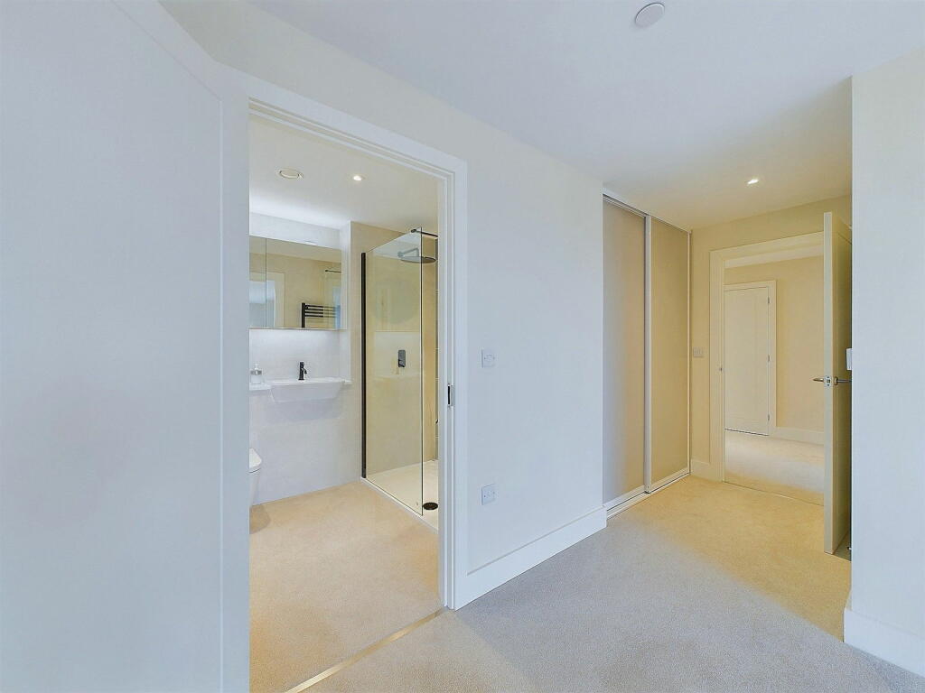 Additional property image - Calista, 26 West Parade, Worthing, BN11