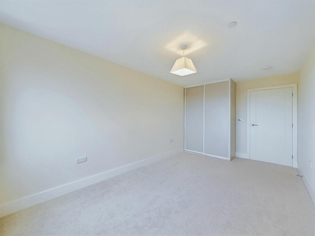Additional property image - Calista, 26 West Parade, Worthing, BN11