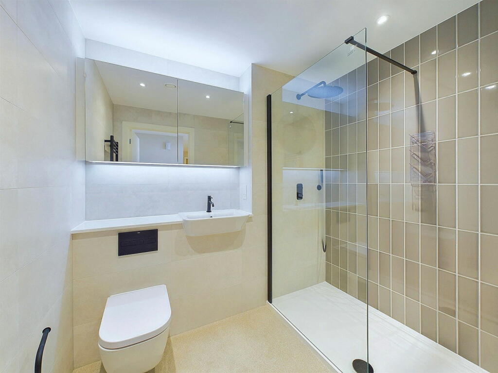 Additional property image - Calista, 26 West Parade, Worthing, BN11