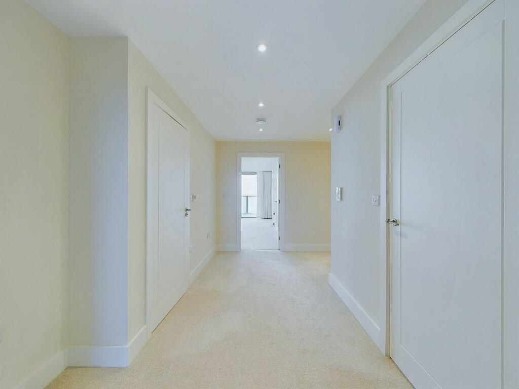 Additional property image - Calista, 26 West Parade, Worthing, BN11