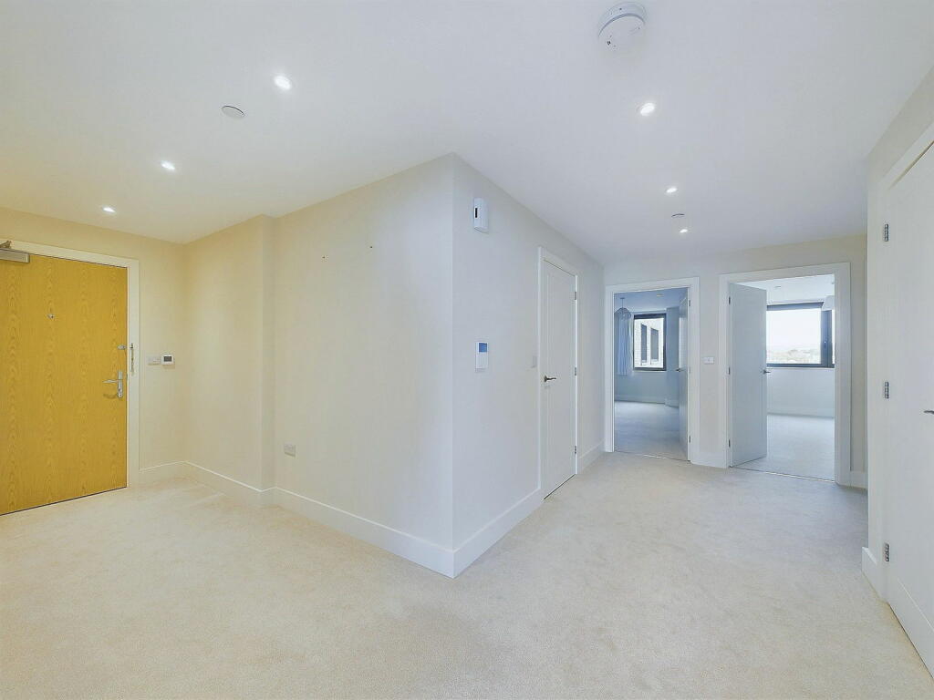 Additional property image - Calista, 26 West Parade, Worthing, BN11