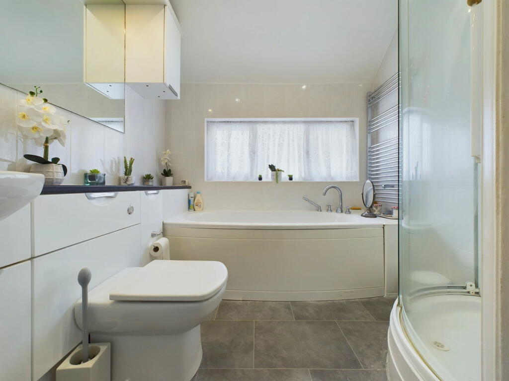 Additional property image - Gerald Road, West Worthing, BN11 5QQ