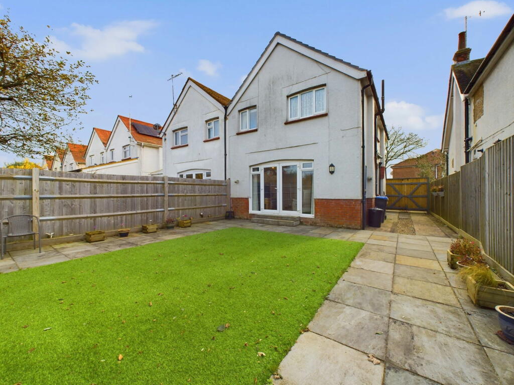 Additional property image - Gerald Road, West Worthing, BN11 5QQ