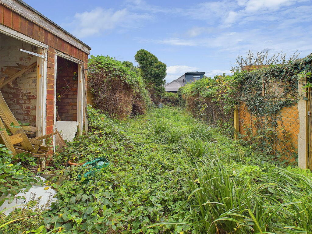 Additional property image - Aglaia Road, Worthing, BN11