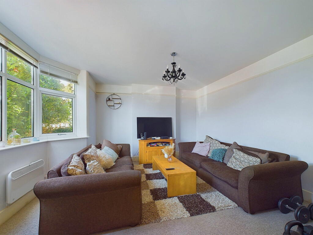 Additional property image - Bruce Avenue, Worthing, BN11