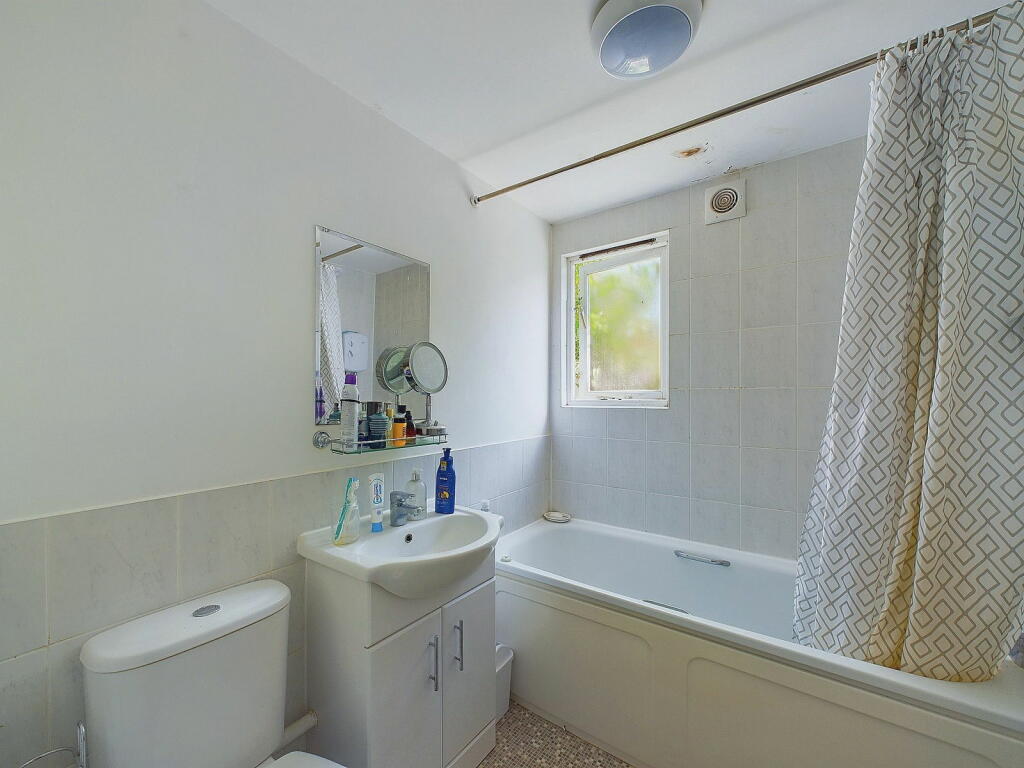 Additional property image - Bruce Avenue, Worthing, BN11