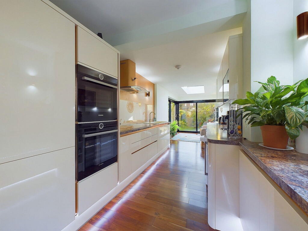Additional property image - Reigate Road, Worthing, BN11
