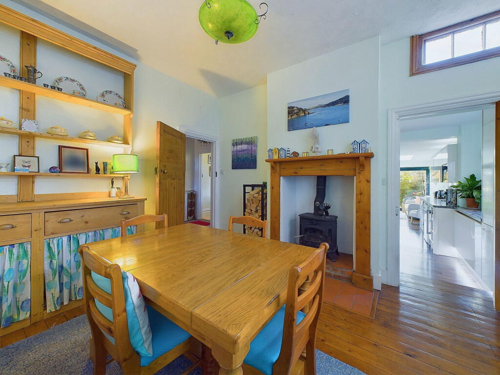 Additional property image - Reigate Road, Worthing, BN11