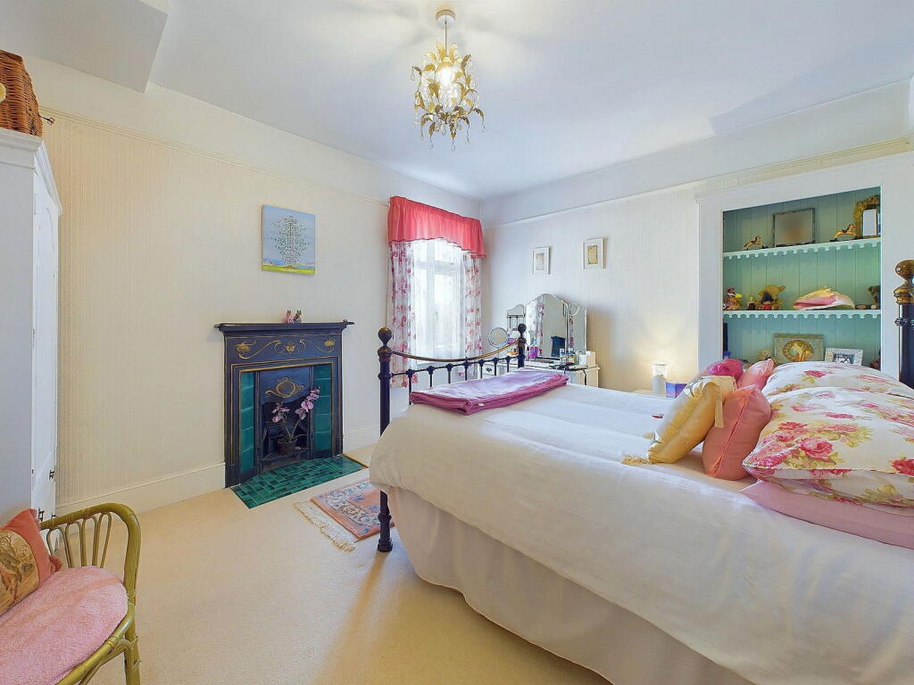 Additional property image - Reigate Road, Worthing, BN11