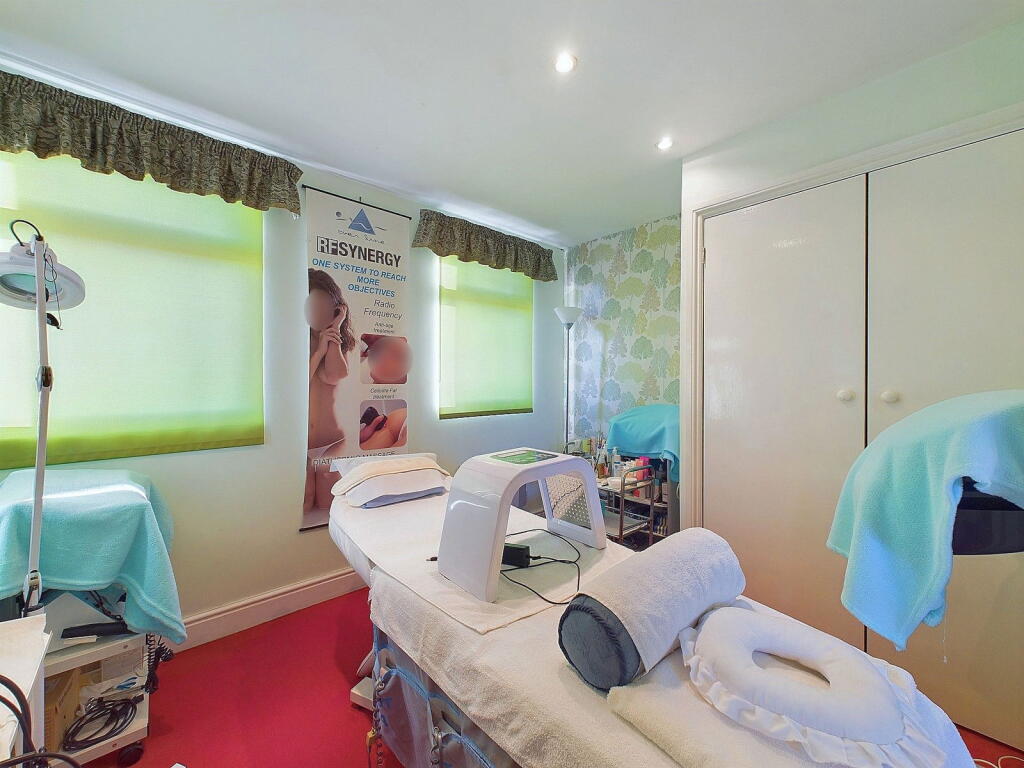 Additional property image - Reigate Road, Worthing, BN11