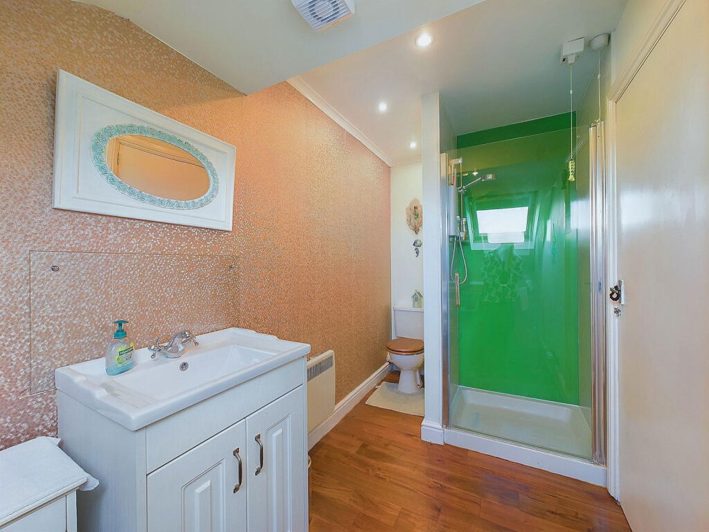 Additional property image - Reigate Road, Worthing, BN11