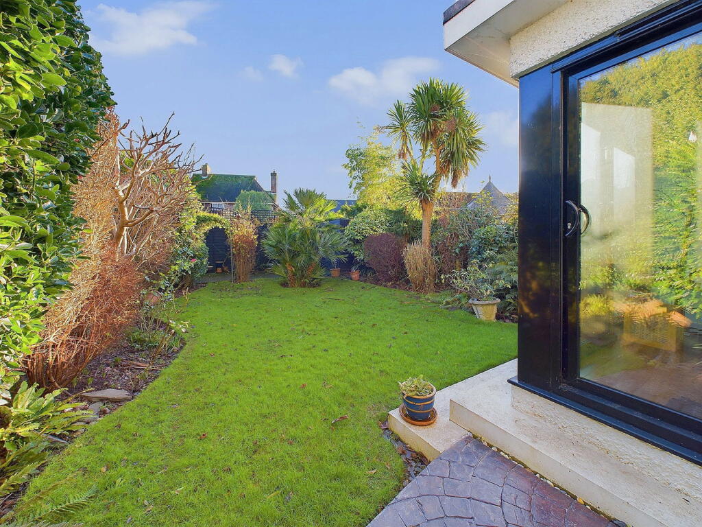 Additional property image - Reigate Road, Worthing, BN11