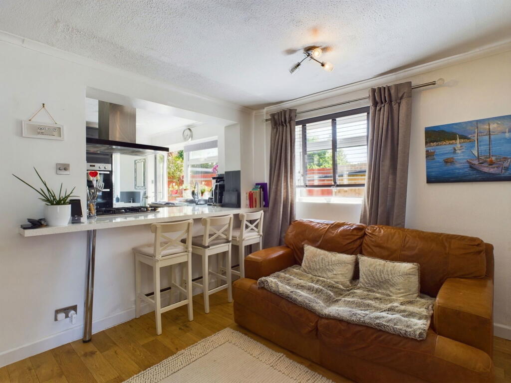 Additional property image - Lincoln Road, Worthing, BN13