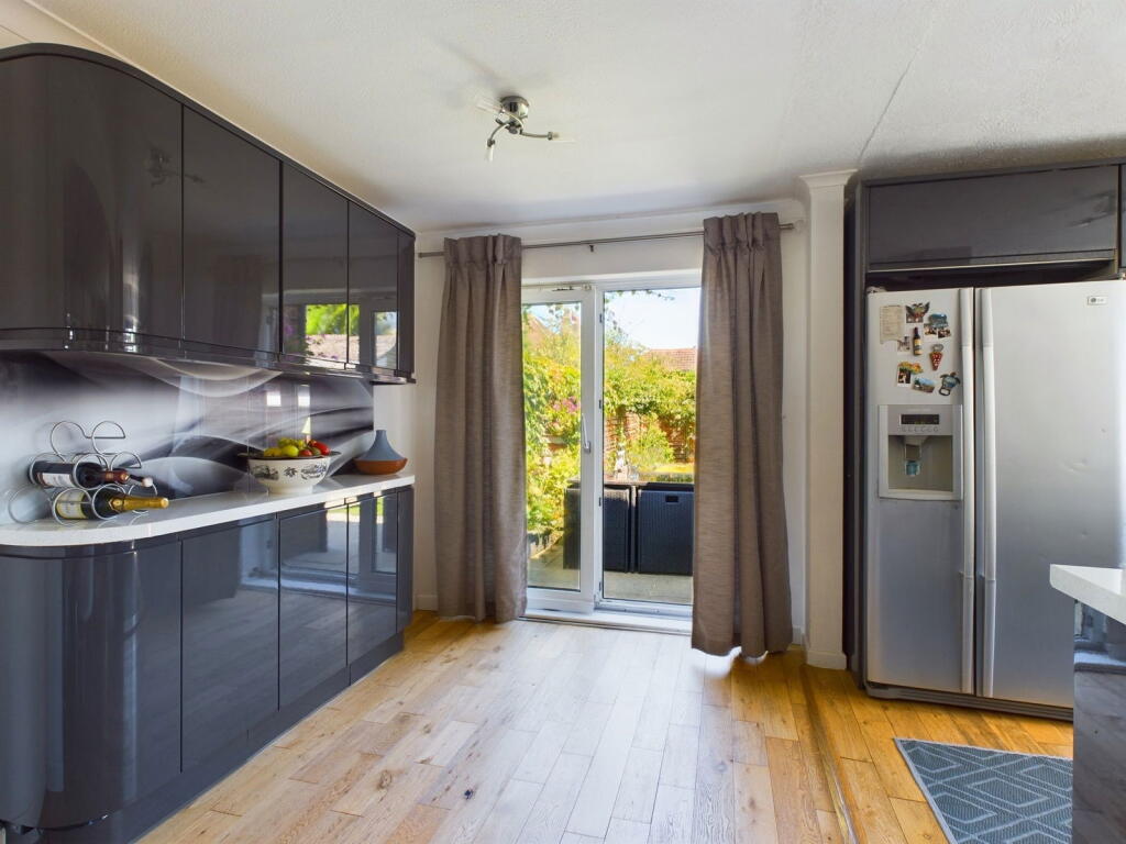 Additional property image - Lincoln Road, Worthing, BN13