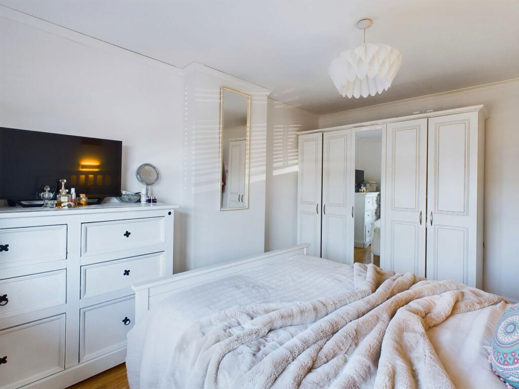 Additional property image - Lincoln Road, Worthing, BN13