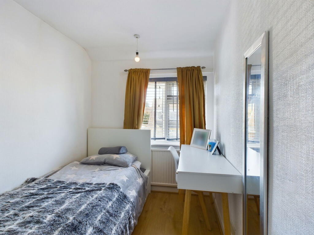 Additional property image - Lincoln Road, Worthing, BN13