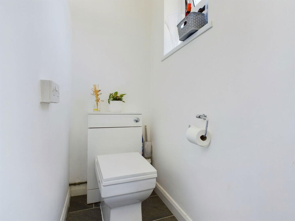 Additional property image - Lincoln Road, Worthing, BN13