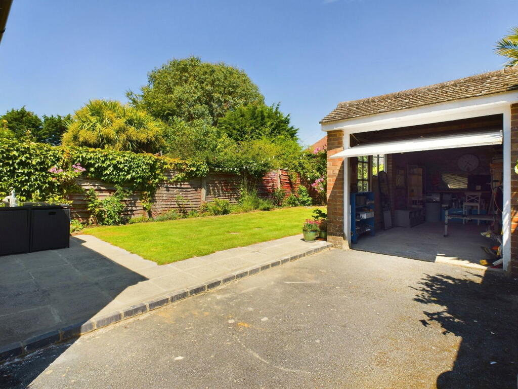 Additional property image - Lincoln Road, Worthing, BN13