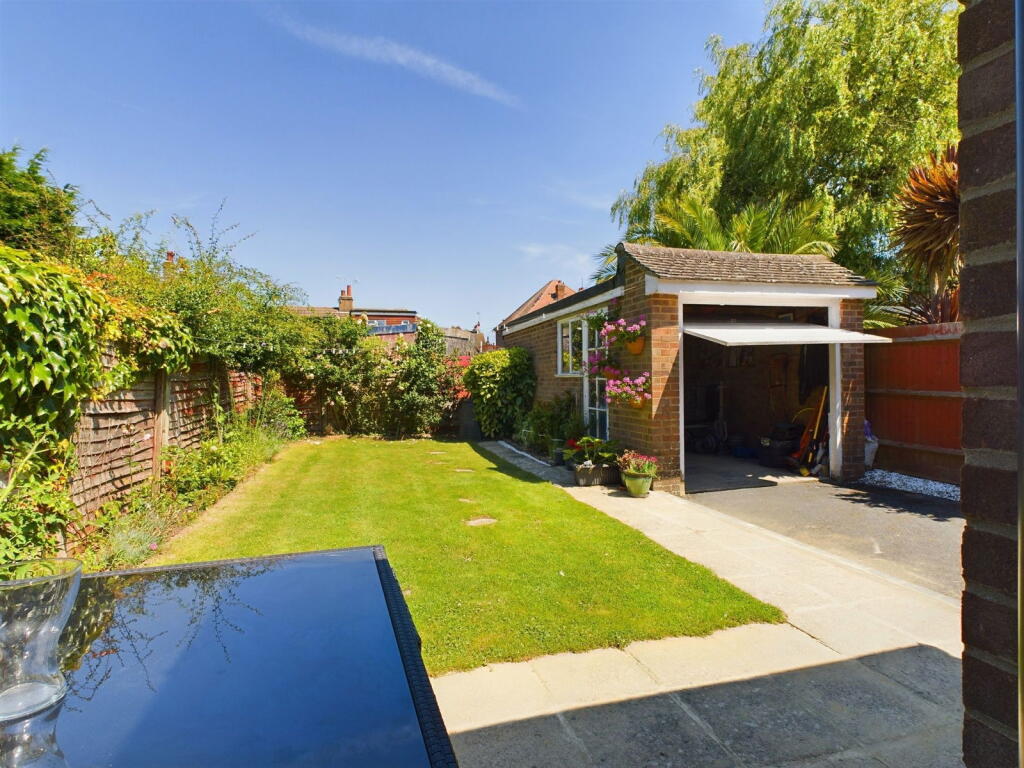 Additional property image - Lincoln Road, Worthing, BN13