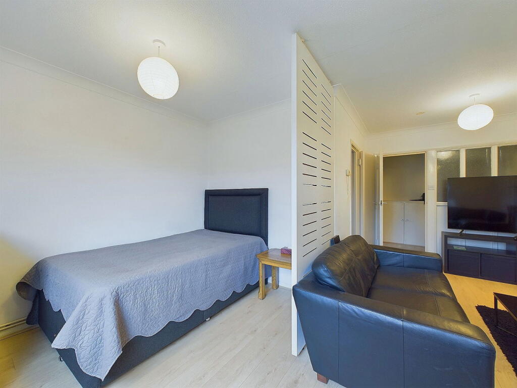 Additional property image - Brooklyn Avenue, Worthing, BN11 5QP