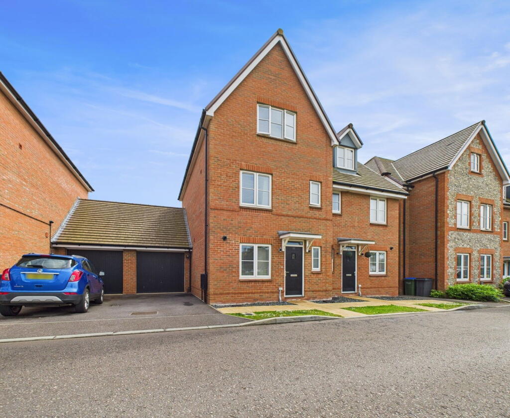 4 bedroom semi-detached house