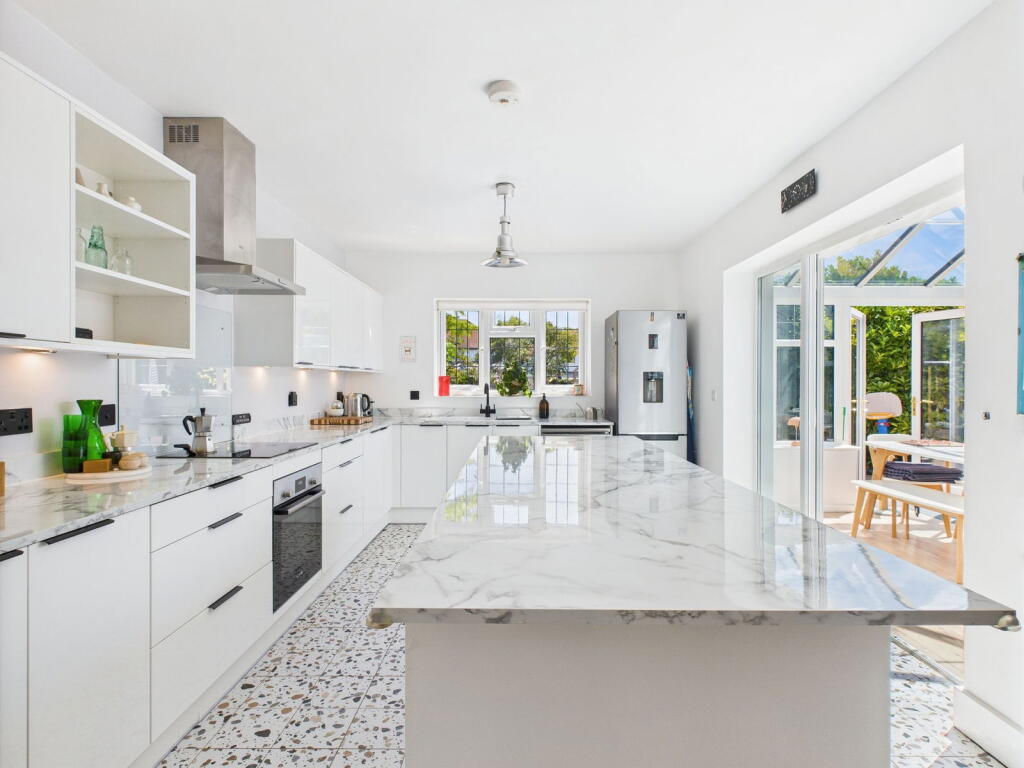 Additional image 9 of Rose Walk, Goring-by-sea, Worthing, BN12 4AT