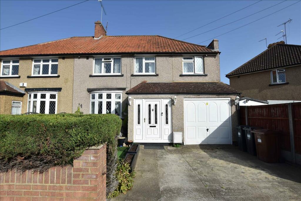 5 bedroom semidetached house for sale in Raleigh Road, Feltham