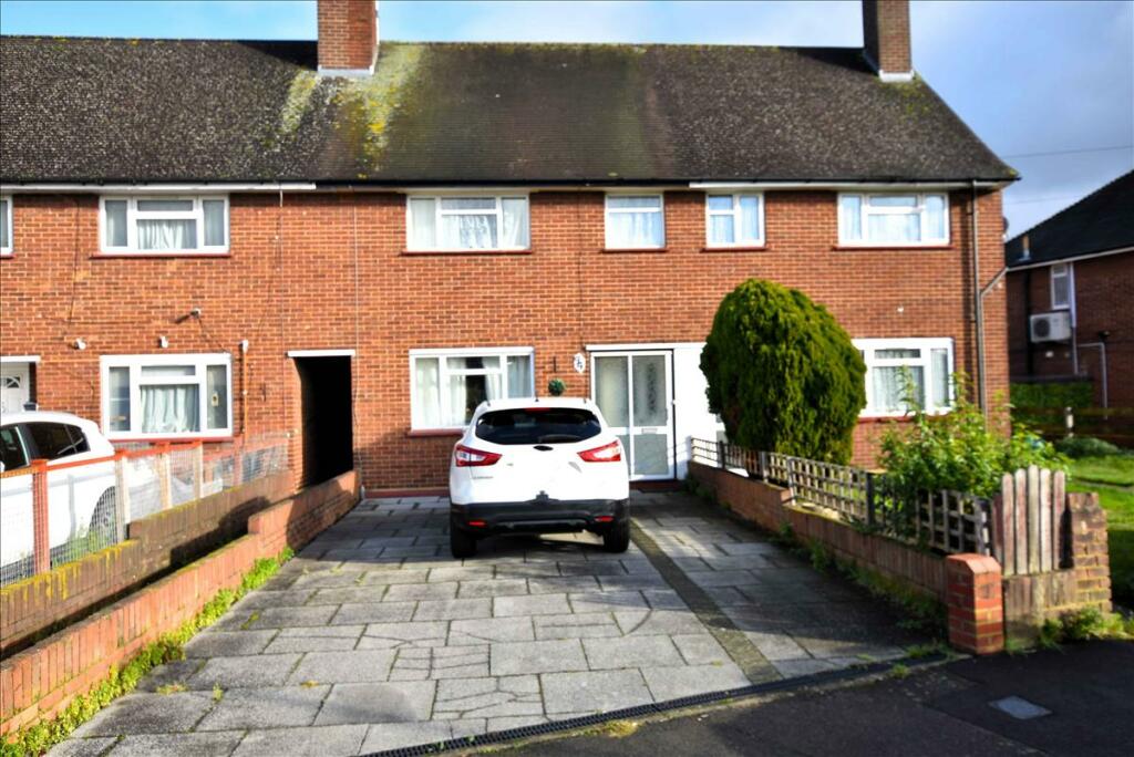 2 bedroom terraced house for sale in Wigley Road, Hanworth, TW13
