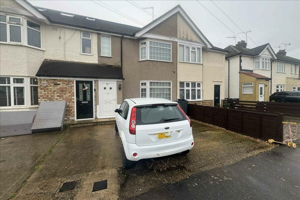 3 bedroom terraced house for sale in Cranleigh Road, Feltham, Middlesex