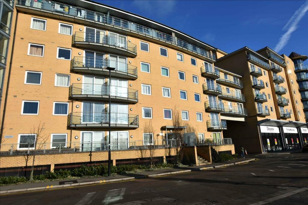 1 bedroom flat for sale in Berberis House, Feltham, Middlesex, TW13