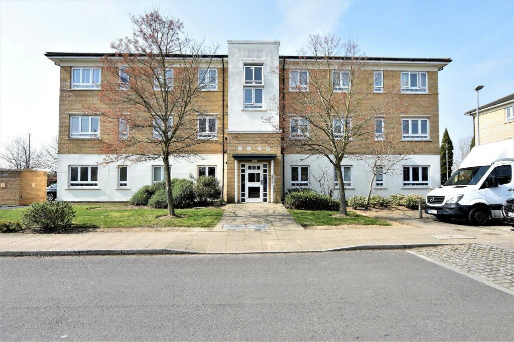 2 bedroom flat for sale in Sienna Court, Elvedon Road, Feltham