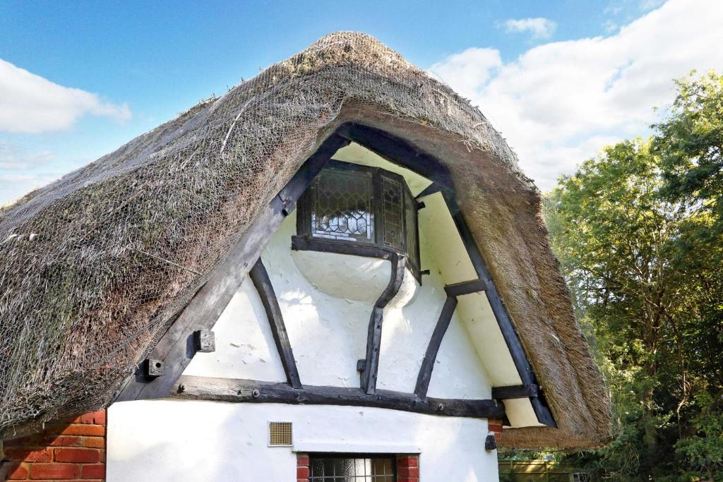 3 bedroom detached house for sale in NUNEY GREEN, Nr Mapledurham