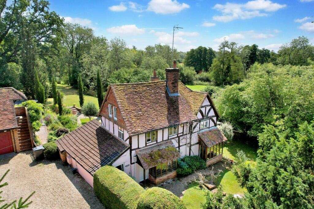 Main image of property: CALCOT  *Holy Brook waterside setting *M4 J12 - 5 mins drive
