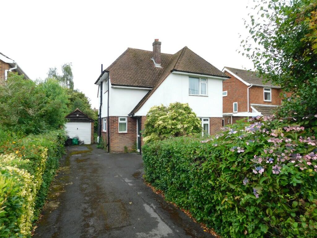 3 bedroom detached house for sale in Yelverton Avenue, SO45