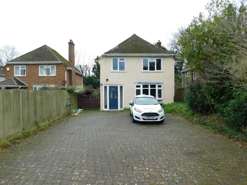 3 bedroom detached house for sale in Church Lane, SO45