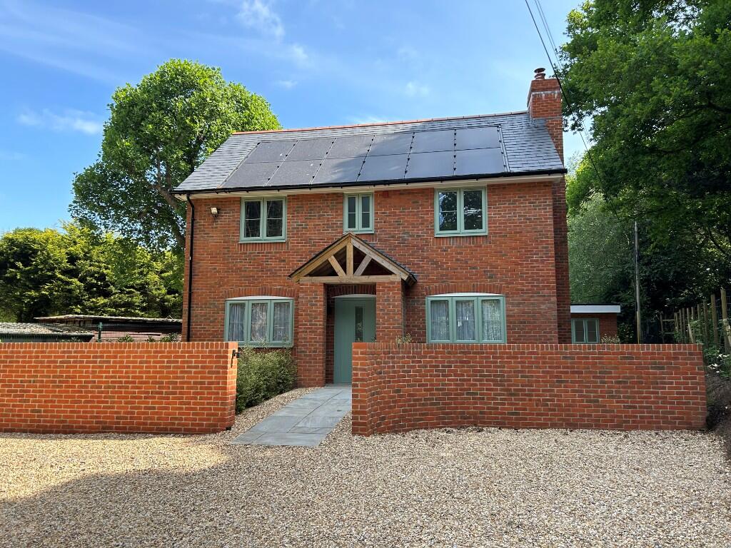 Main image of property: Applemore Hill, SO45
