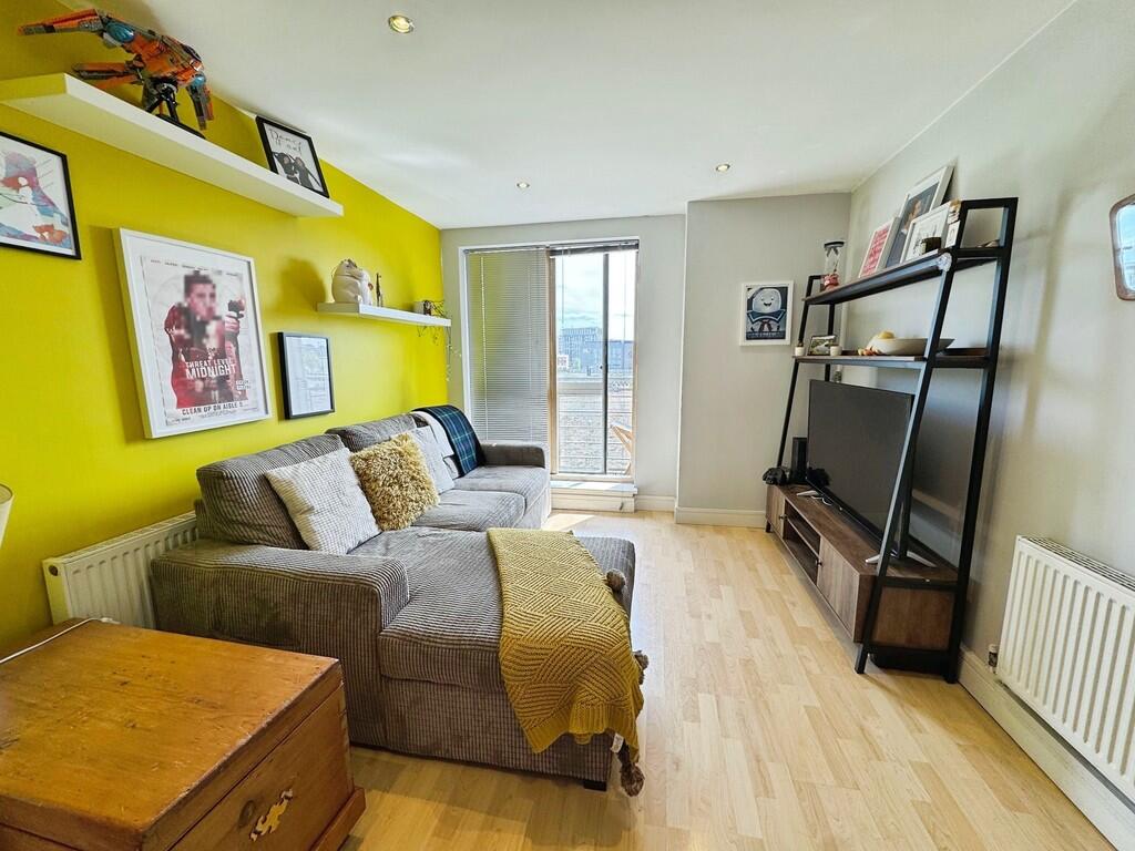 Main image of property: Cromwell Court, Brewery Wharf