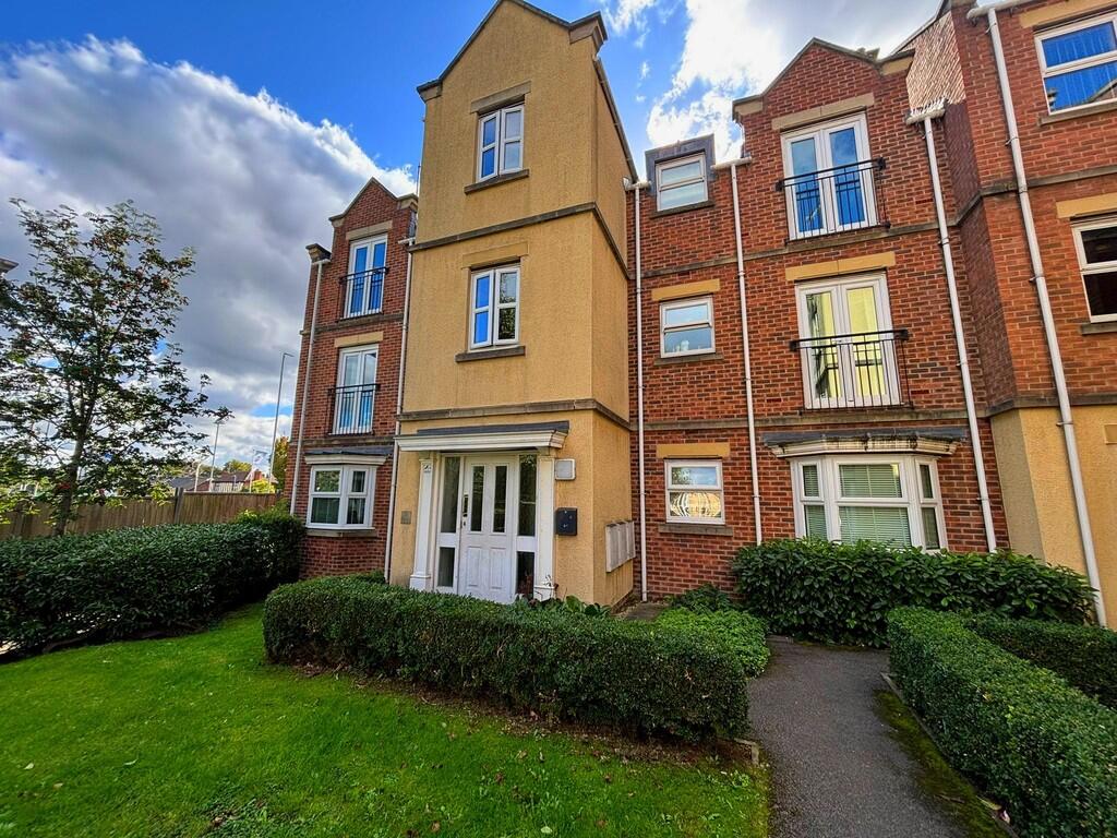Main image of property: Lower Wortley, LS12