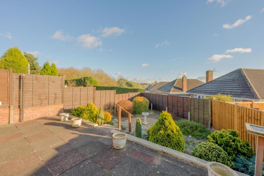 3 bedroom detached bungalow for sale in Ruskin Avenue, The Straits